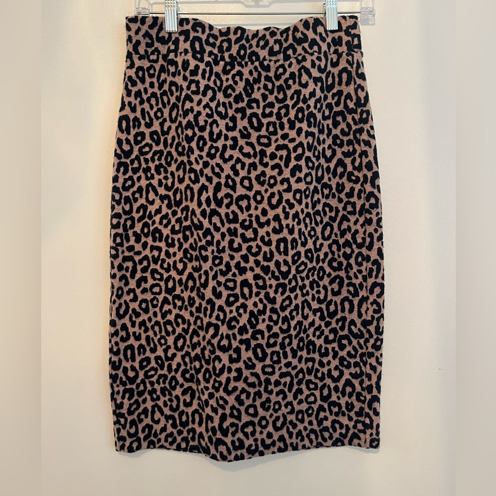 Ann Taylor petite pink and navy leopard print pencil skirt